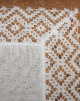 TECIDO COM RENDA